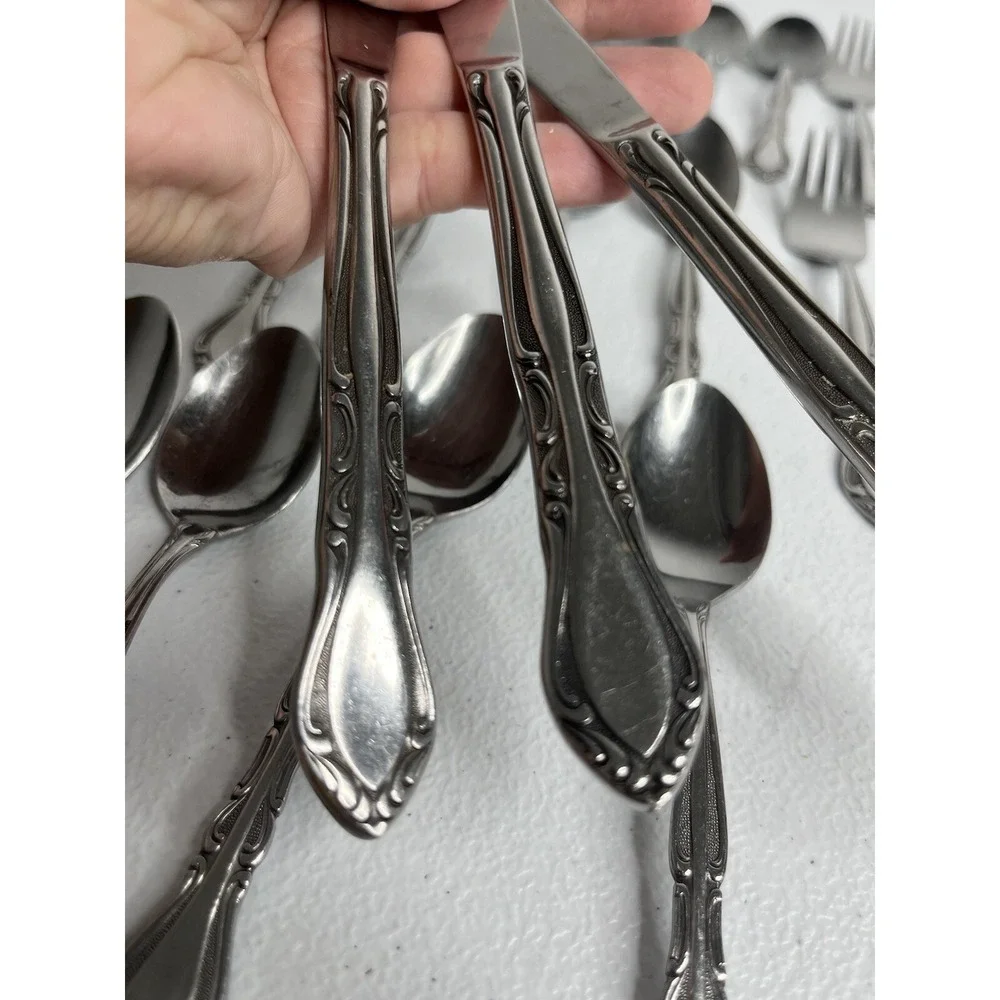 Stanley Roberts Rogers Co Stainless Flatware AUBERGE 28 Piece Set‎